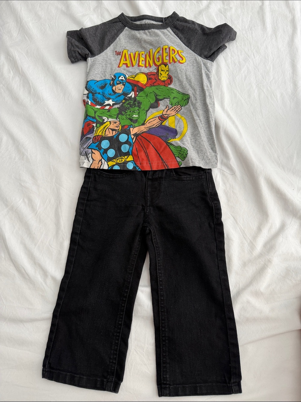 Marvel Avengers Kids Gray & Black Raglan Tee with Colorful Character Print 2T